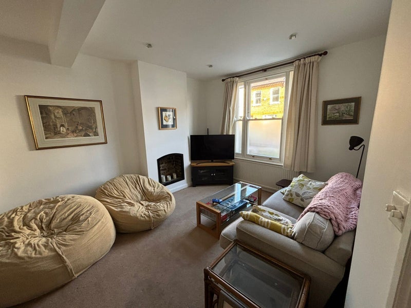Room Orbain Road in Greater London