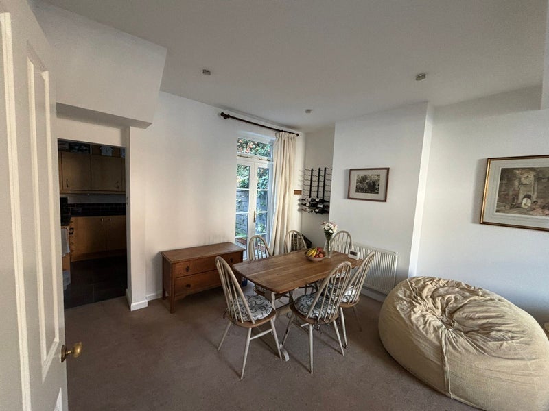Room Orbain Road in Greater London