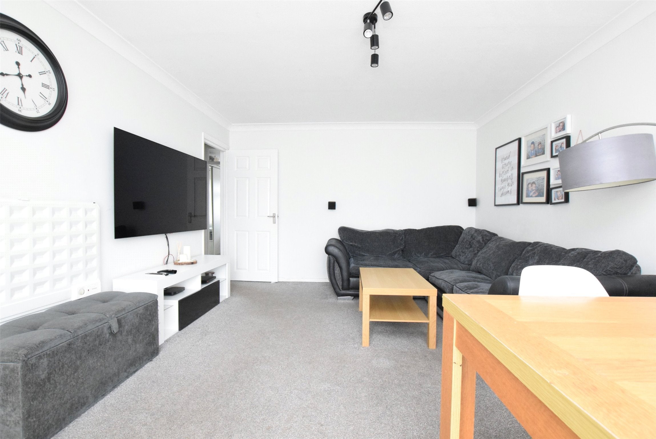 Flat Brentwood Road in Greater London