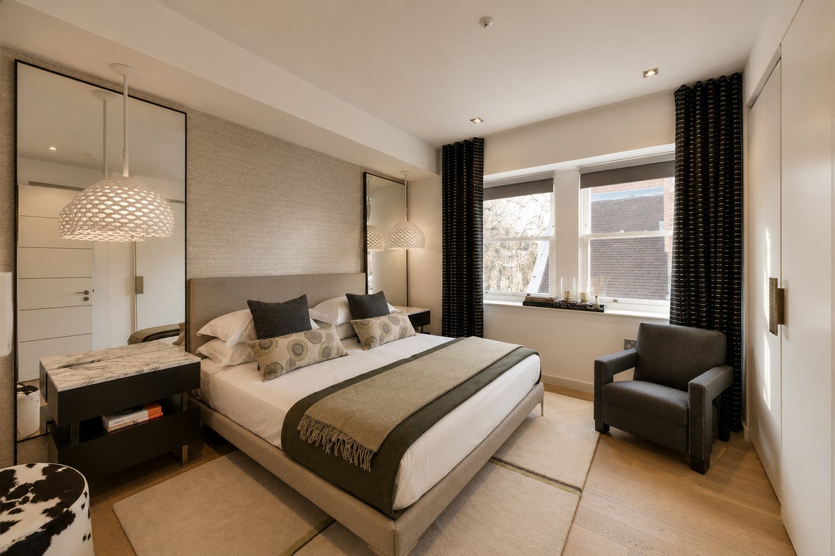 Flat Essex Street in City of Westminster