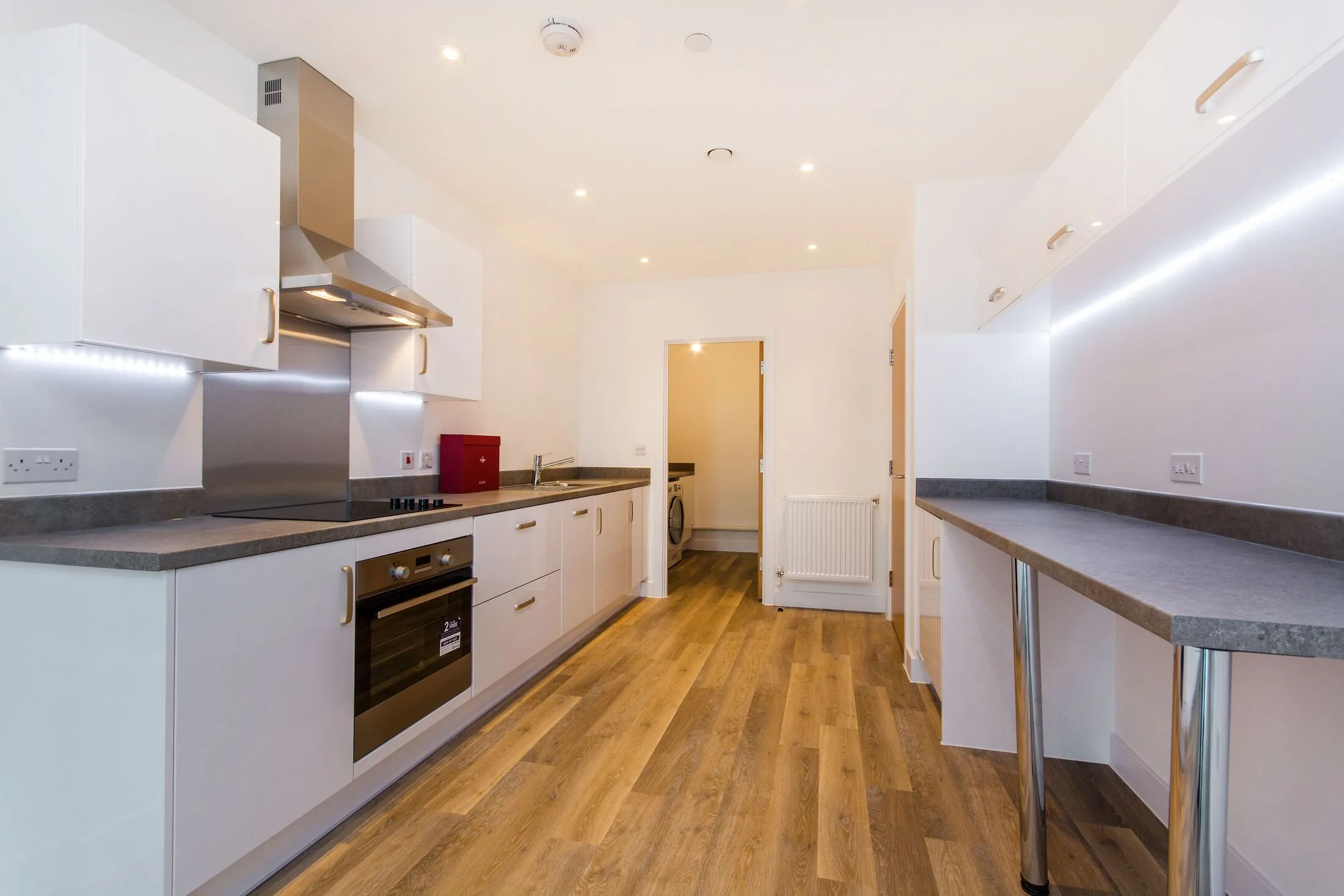Flat Vale Road in Greater London