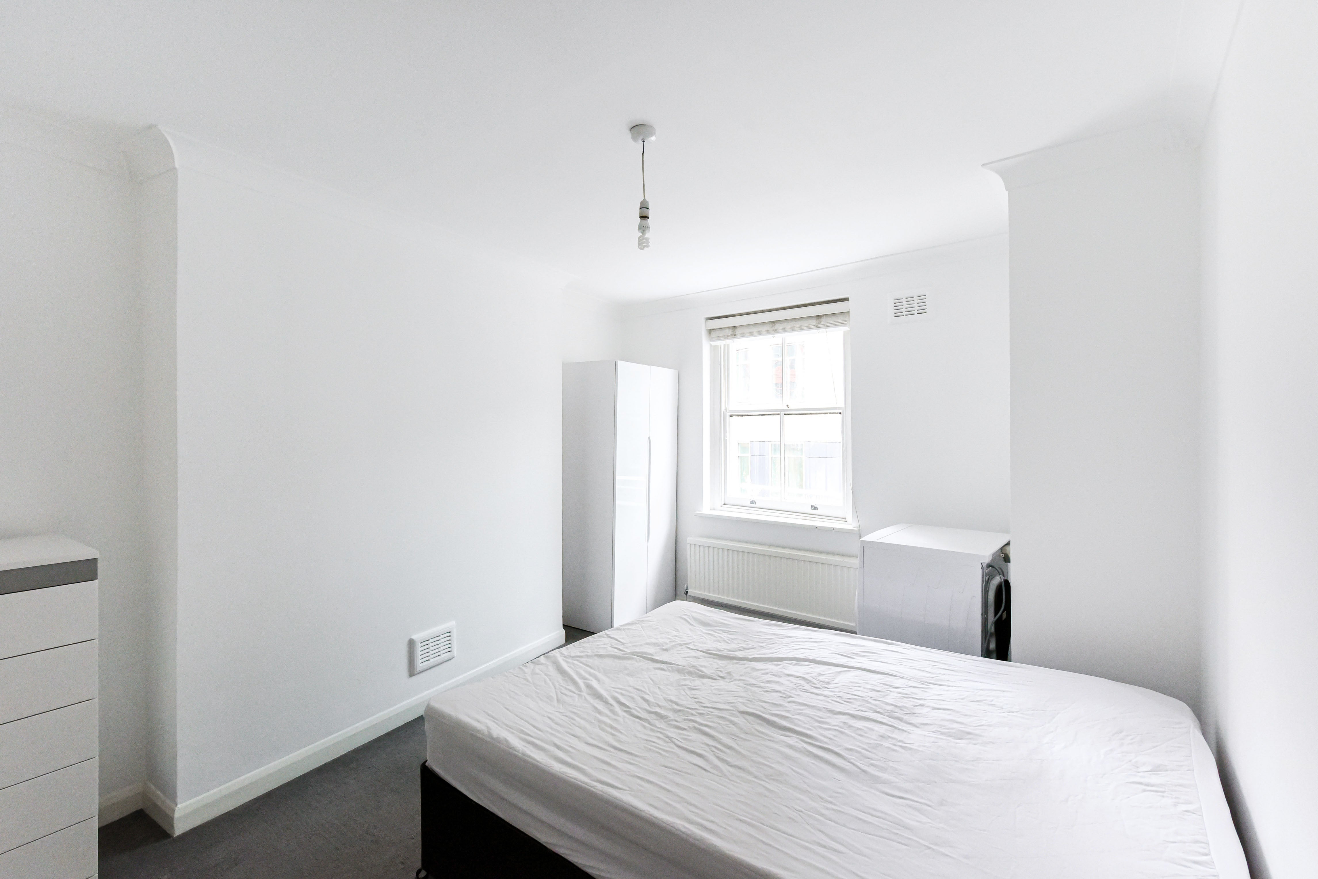 Flat St Giles High Street in Greater London