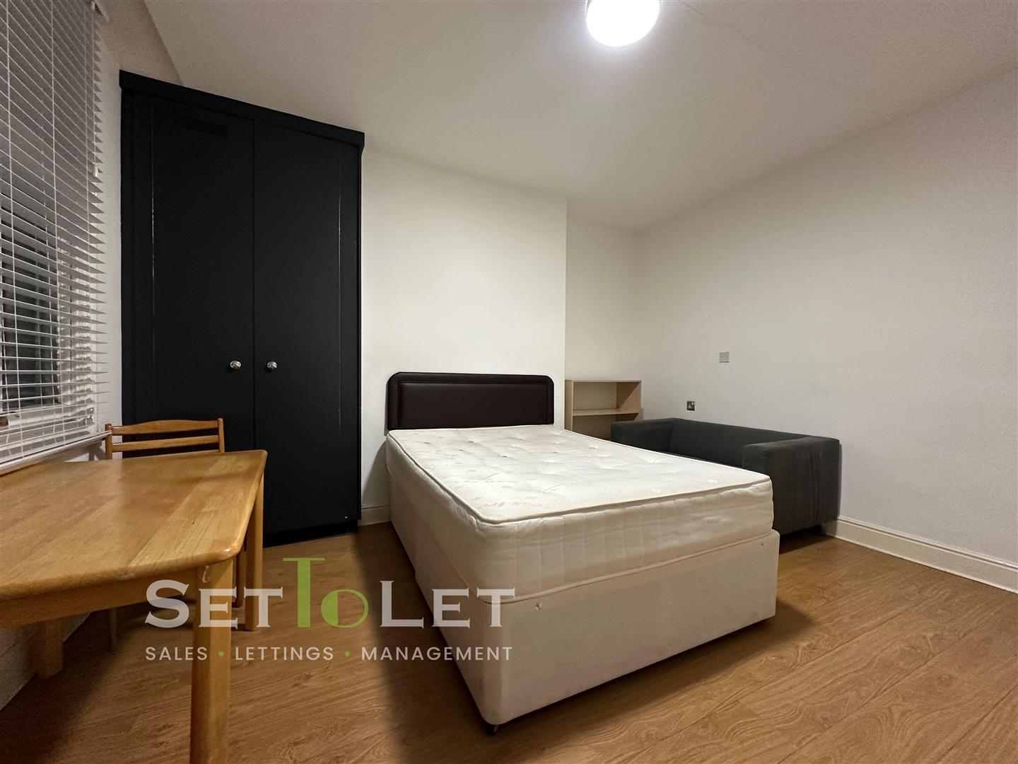 Flat Evington Road in Leicester