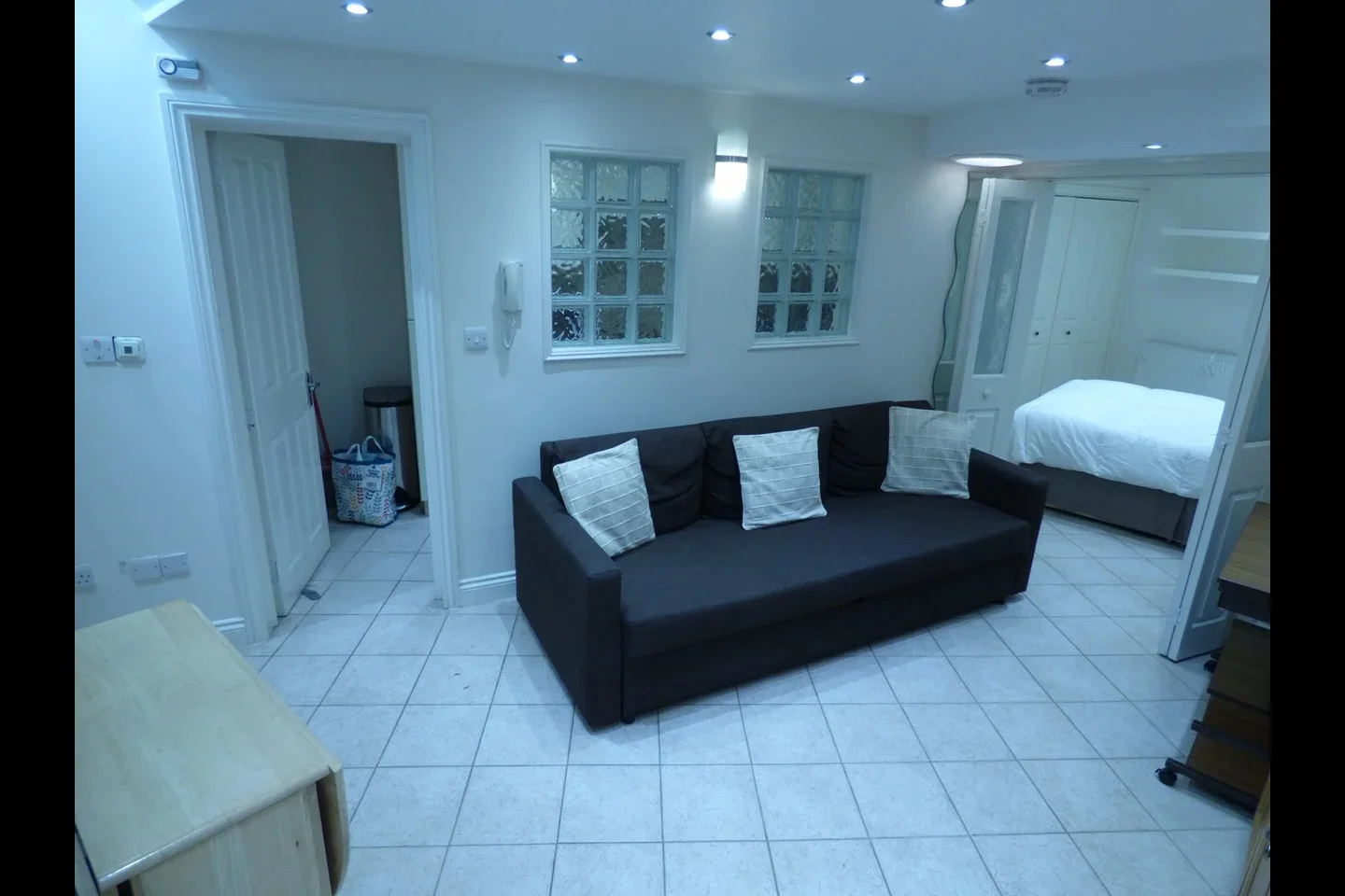 Flat Saint Lawrence Terrace in Greater London