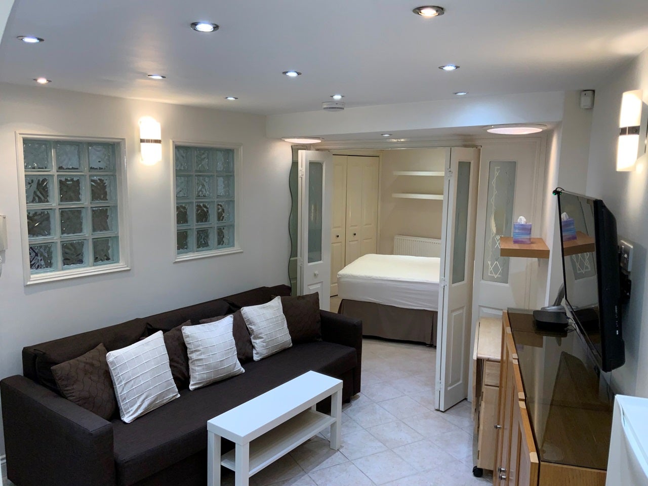 Flat Saint Lawrence Terrace in Greater London