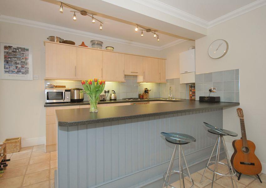 Flat Alexandra Park Road in Greater London