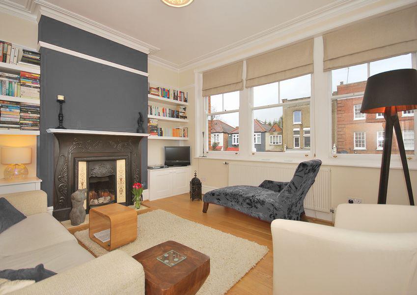 Flat Alexandra Park Road in Greater London