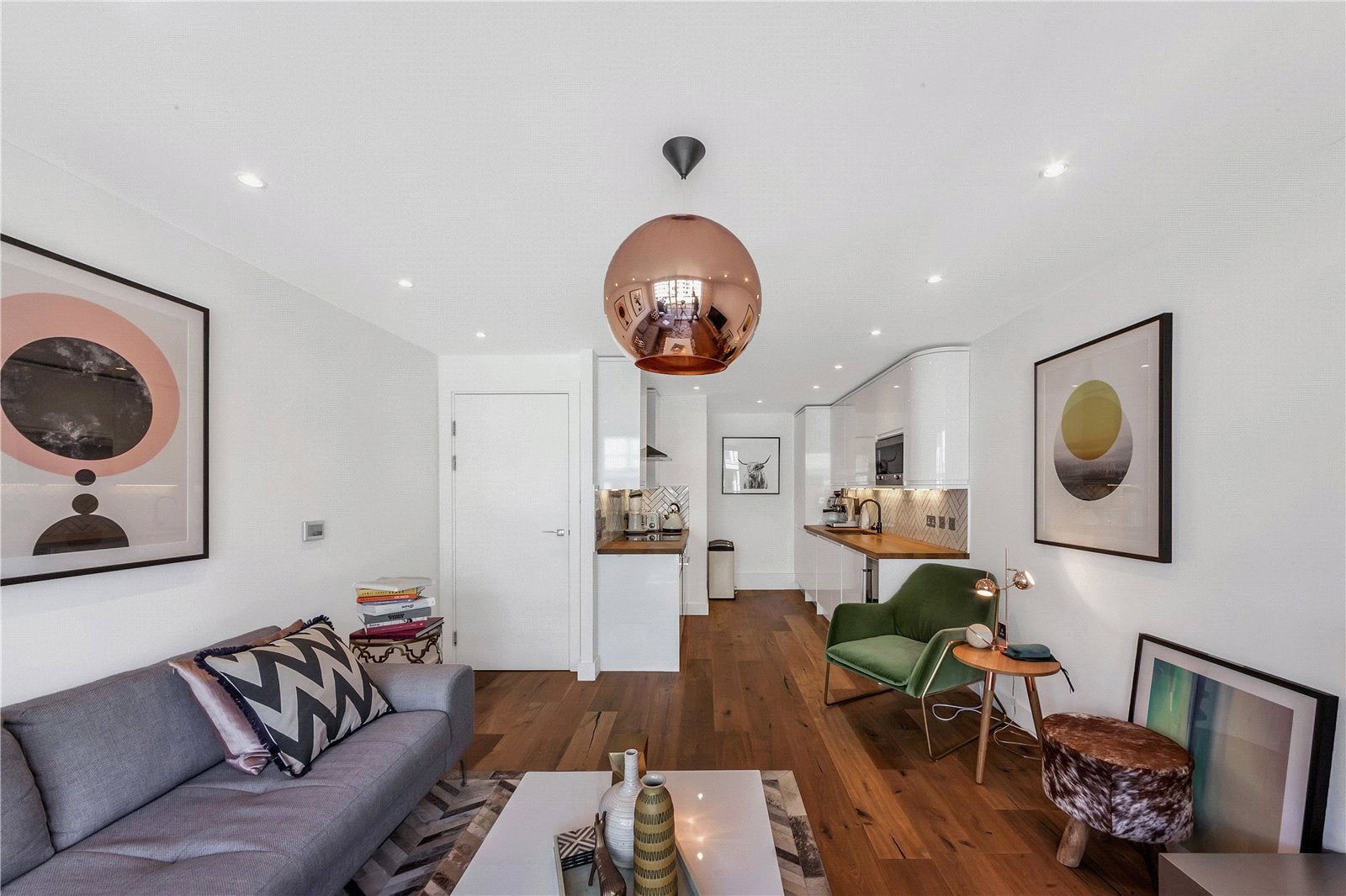 Flat Orsman Road in Greater London