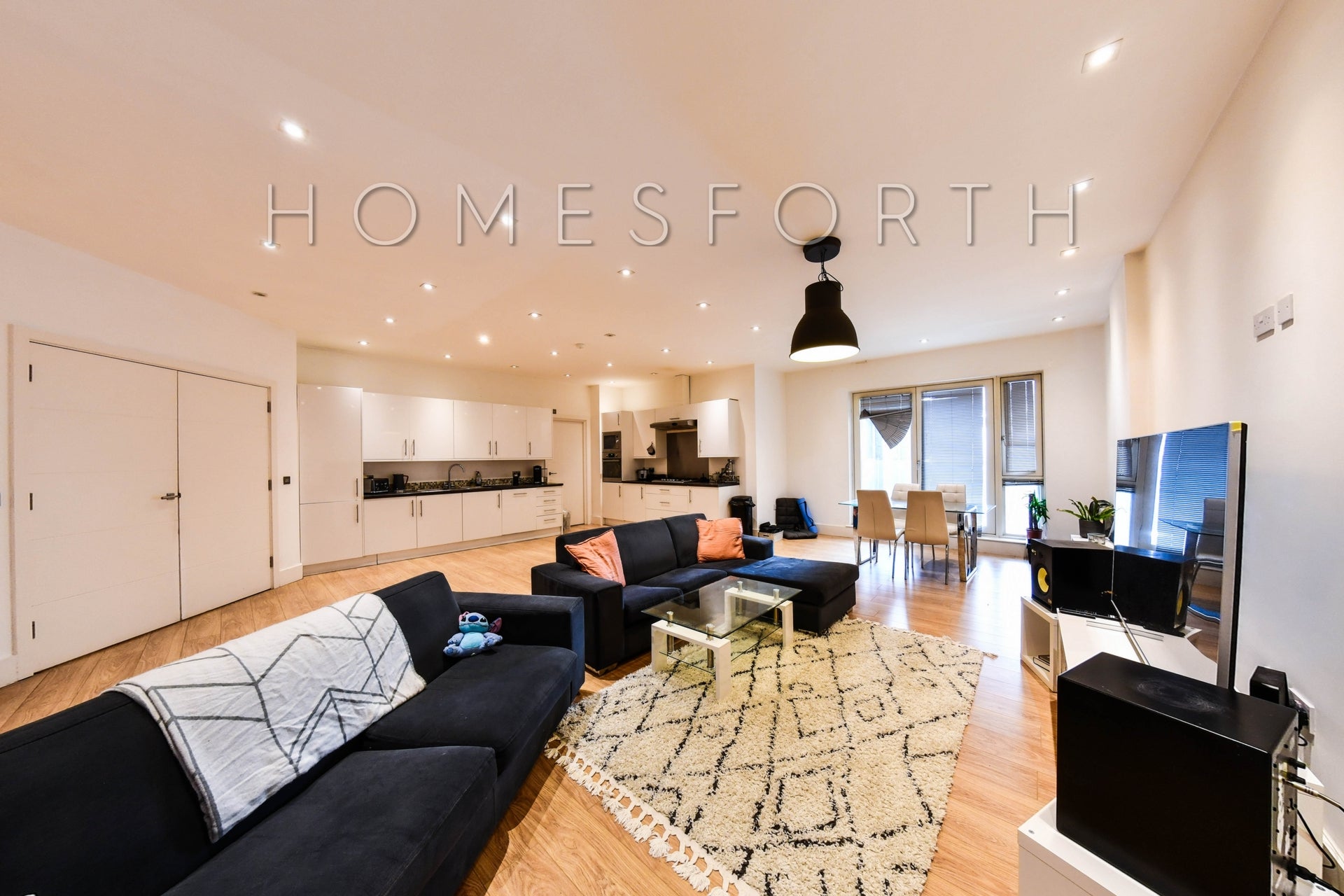 Flat Heneage Street in Greater London