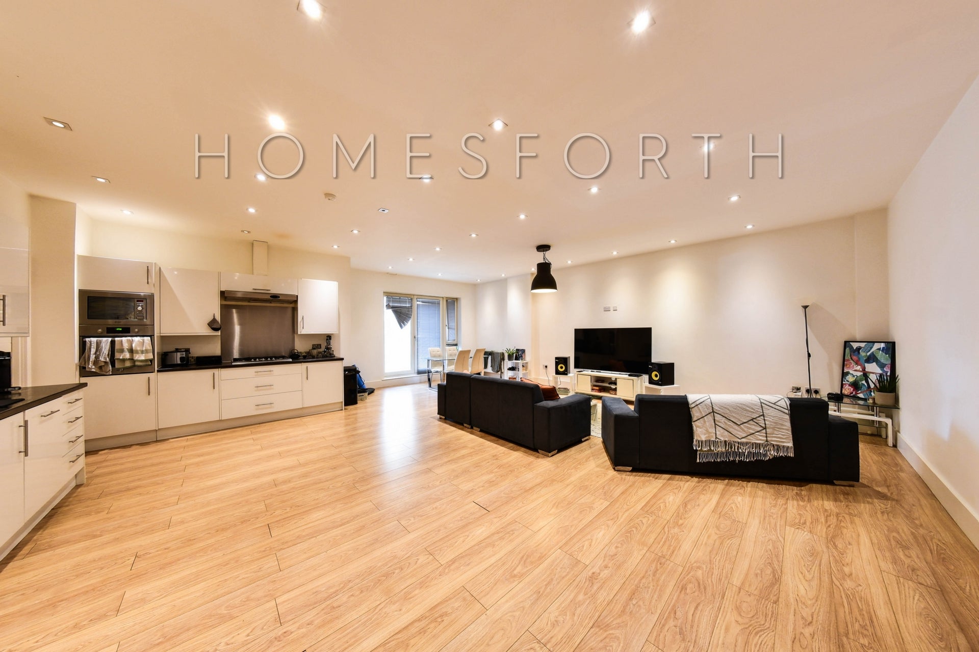 Flat Heneage Street in Greater London