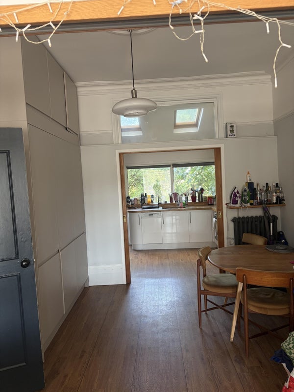 Room Grove Road in Greater London