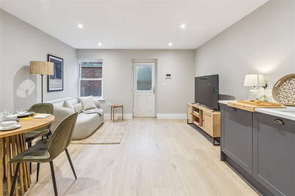 Flat West Street in Marlow