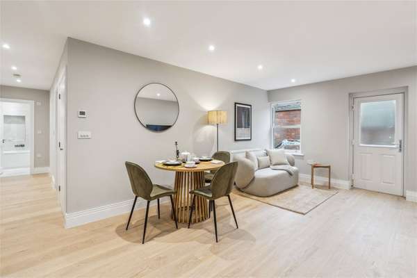 Flat West Street in Marlow