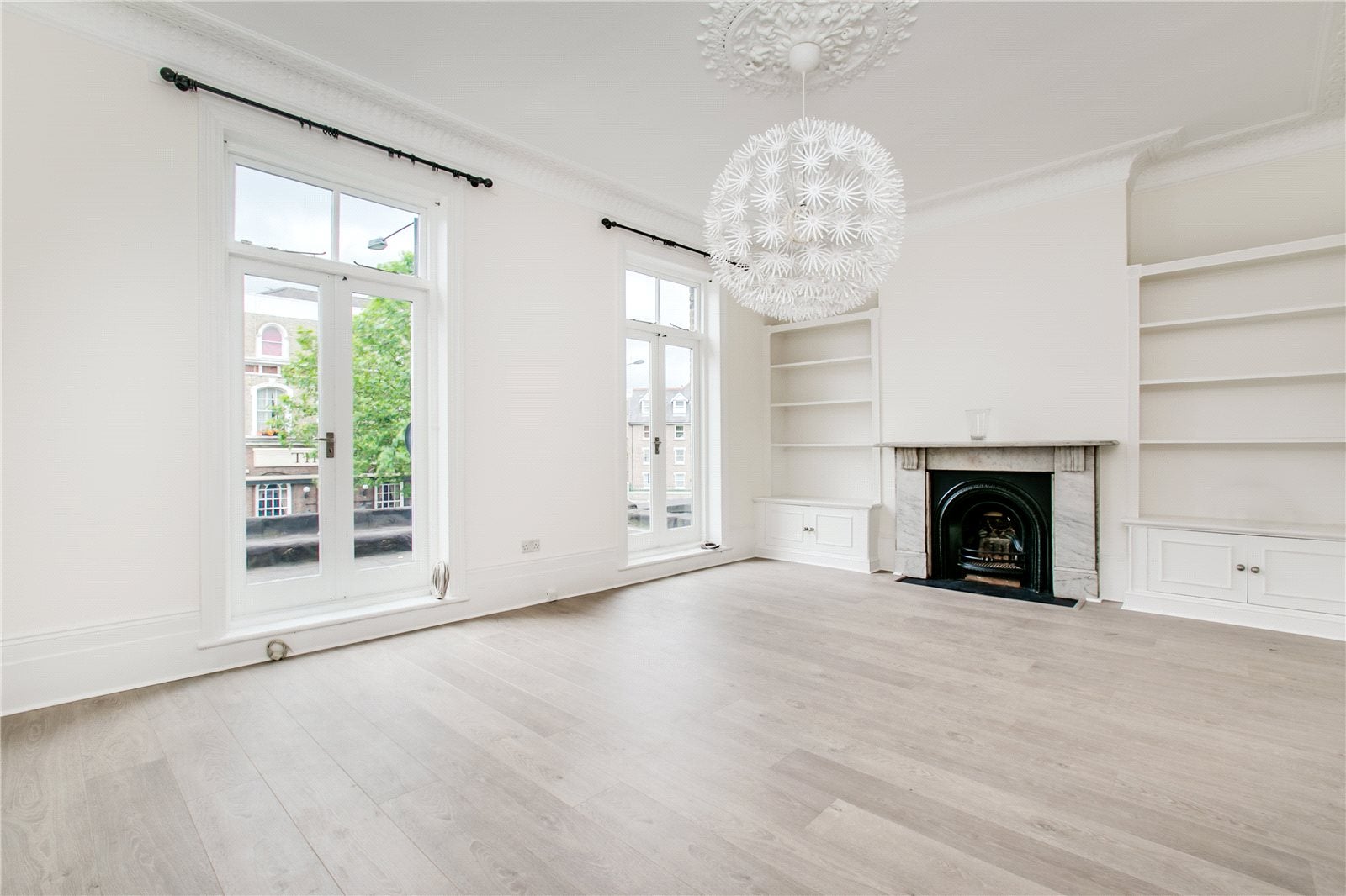 Flat Shepherds Bush Road in Greater London