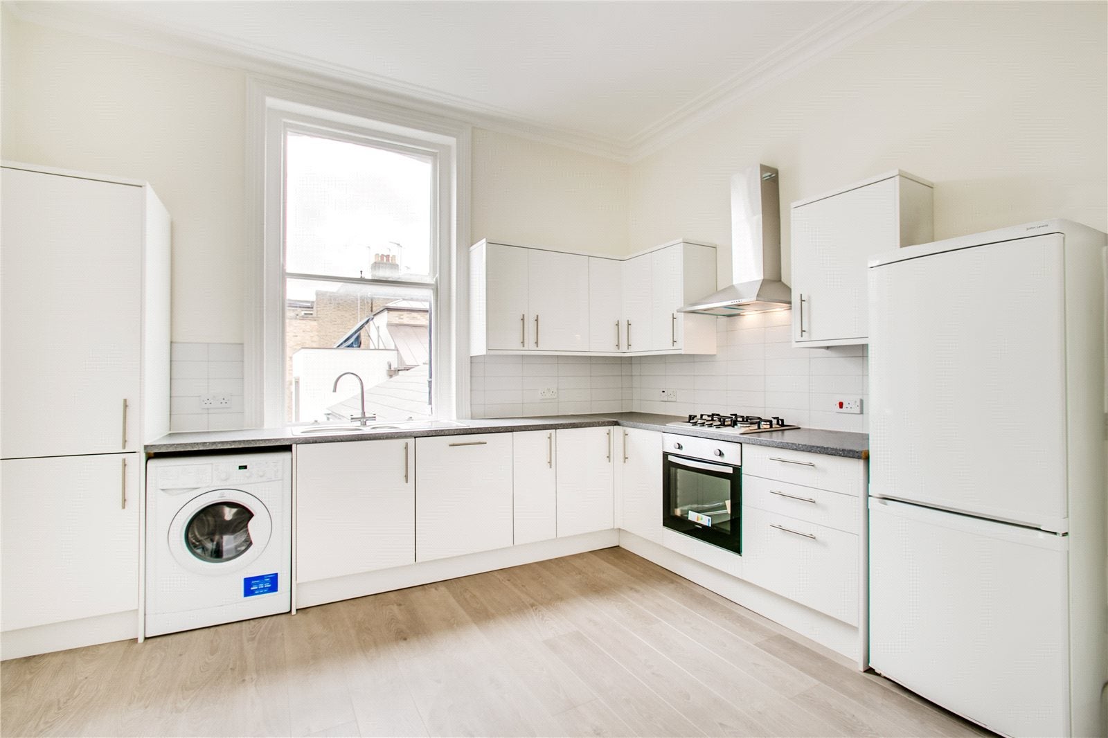 Flat Shepherds Bush Road in Greater London
