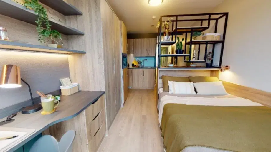 Room Ewer Street in Greater London