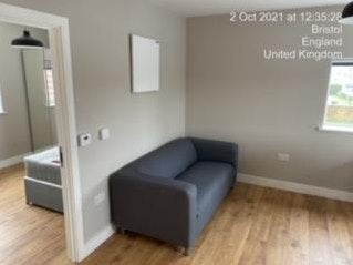 Room Gloucester Road in Patchway
