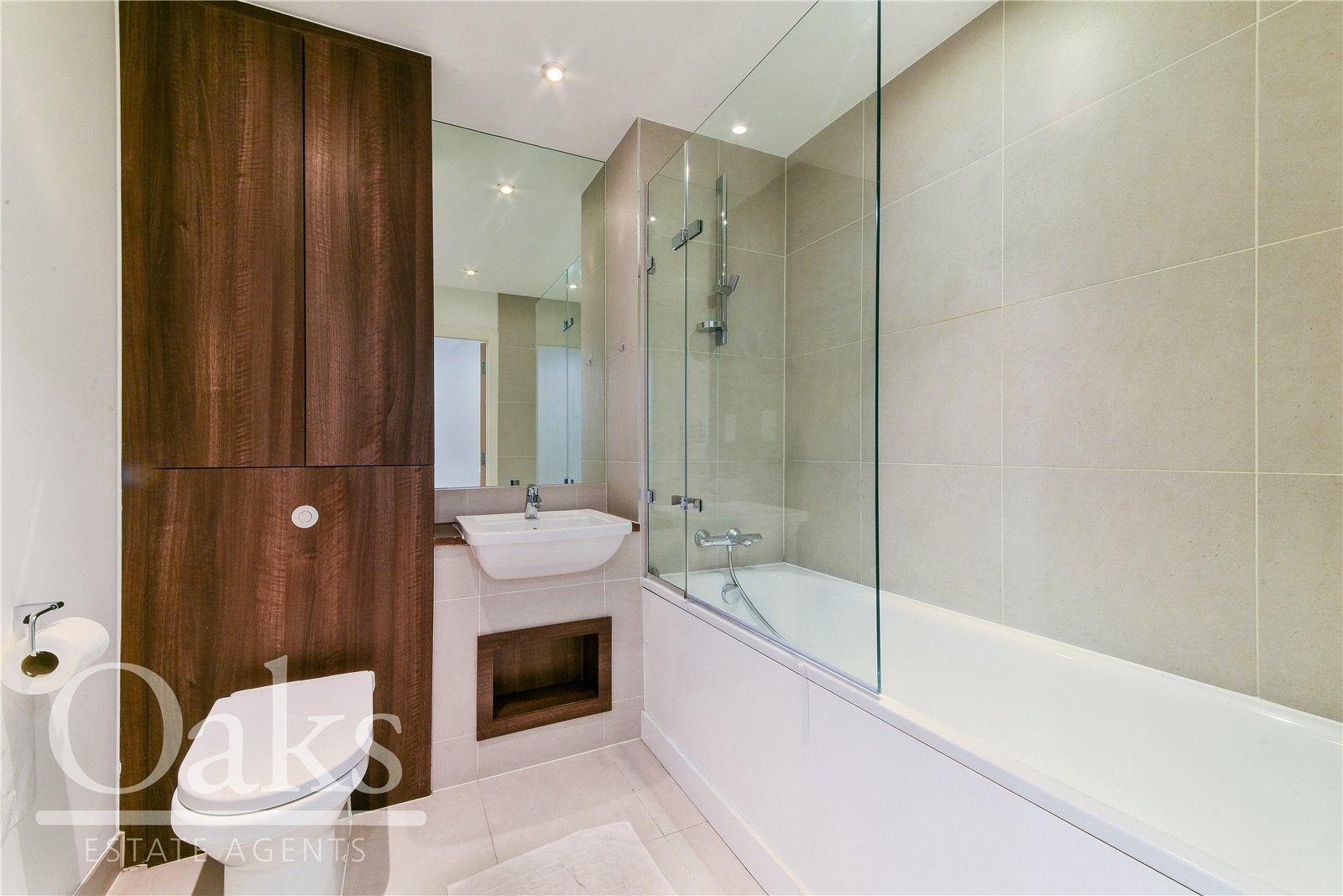 Flat Saffron Square in Greater London