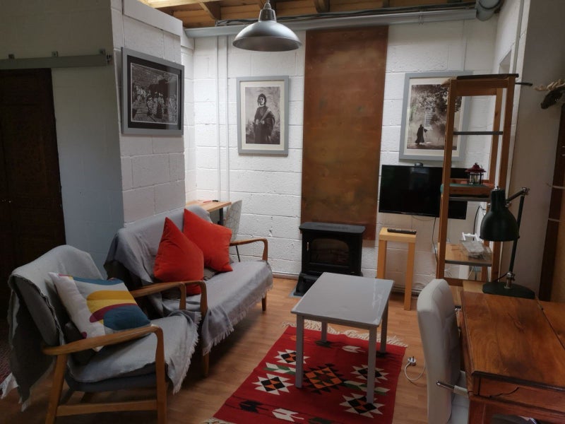 Room Barry Road in Greater London