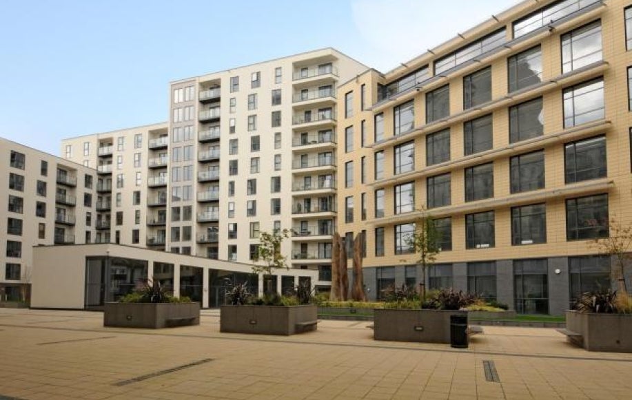 Flat Broadmead Road in Woking