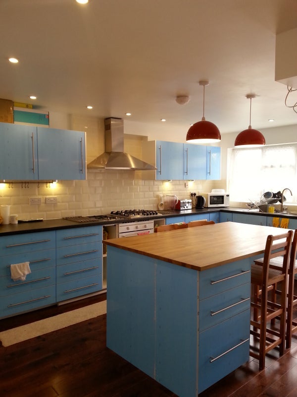 Room Pond Road in Greater London
