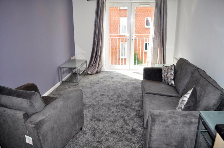 Flat Elmira Way in Salford