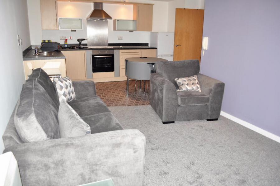 Flat Elmira Way in Salford