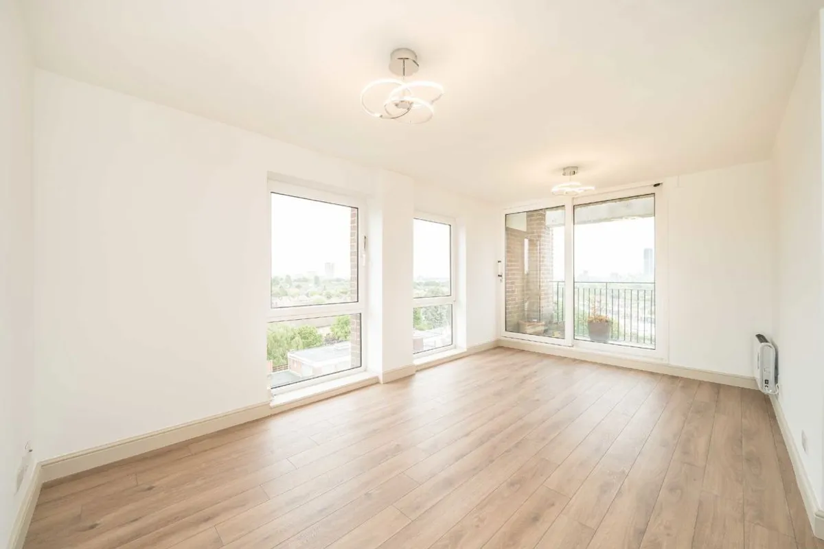Flat Green Vale in Greater London