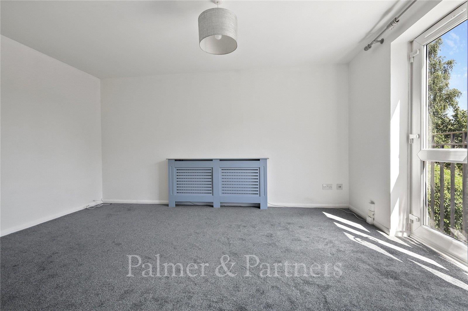 Flat Victoria Chase in Colchester