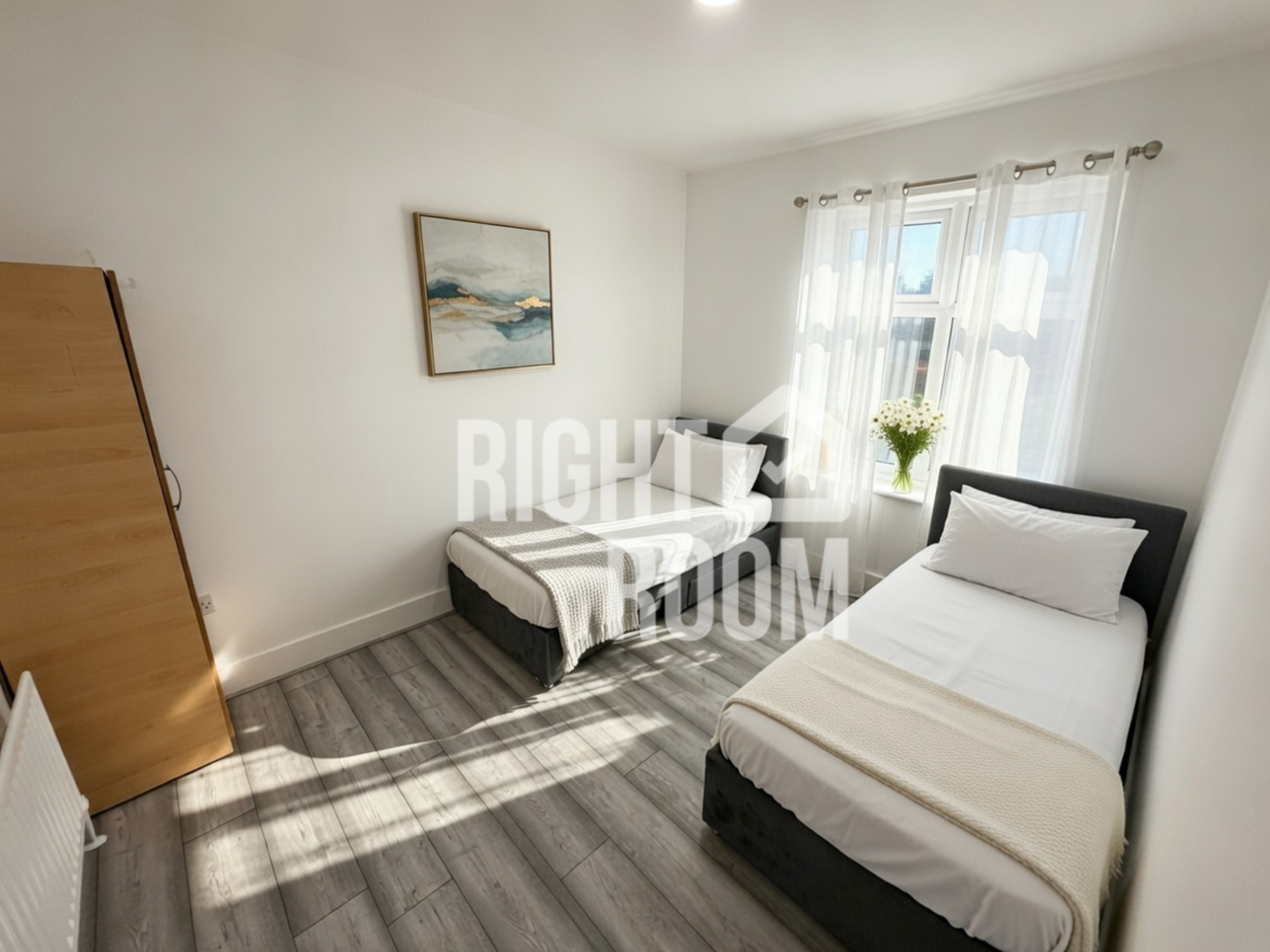 Flat Rosslyn Crescent in Greater London
