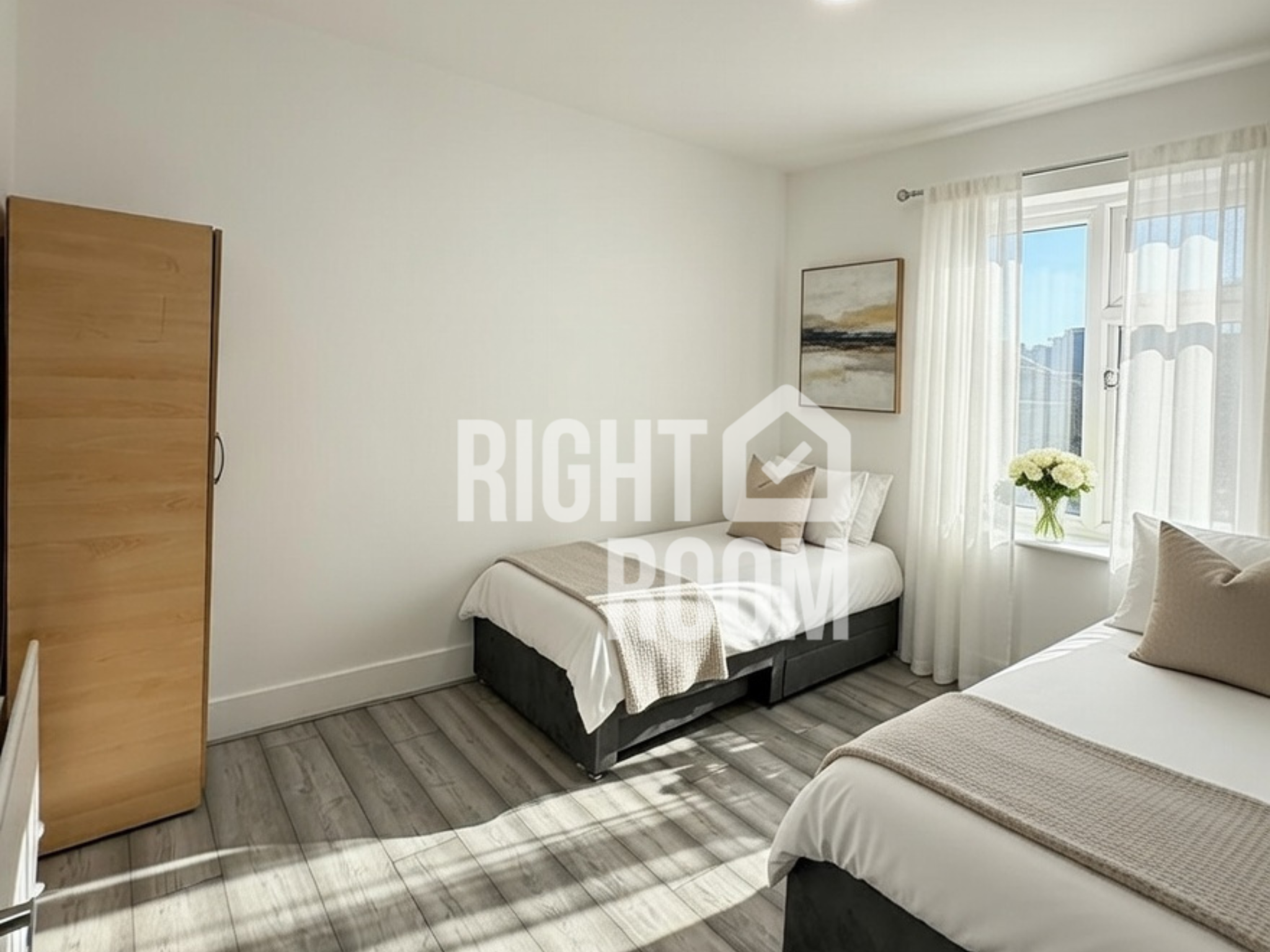 Room Rosslyn Crescent in Greater London