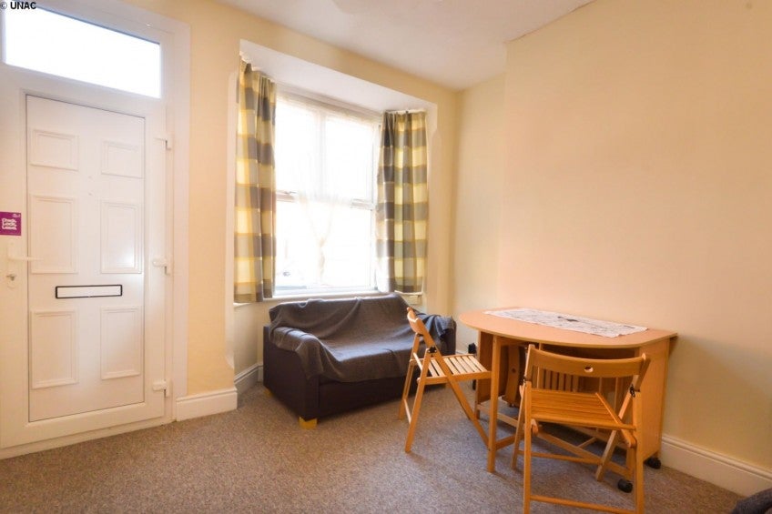 Room Kingston Road in Coventry