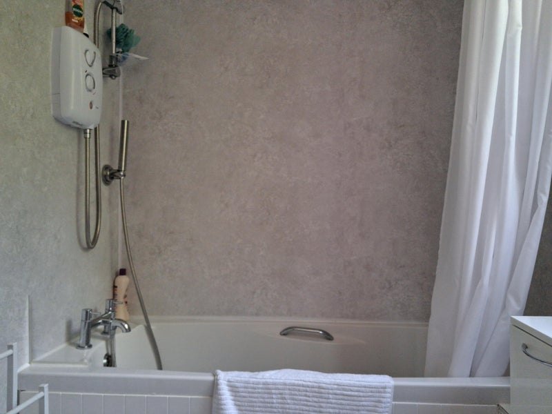 Room Westacre Close in Bristol