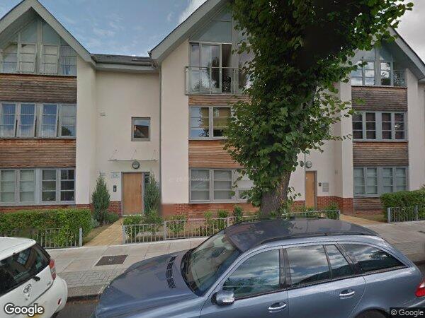 Flat Northwick Avenue in Greater London