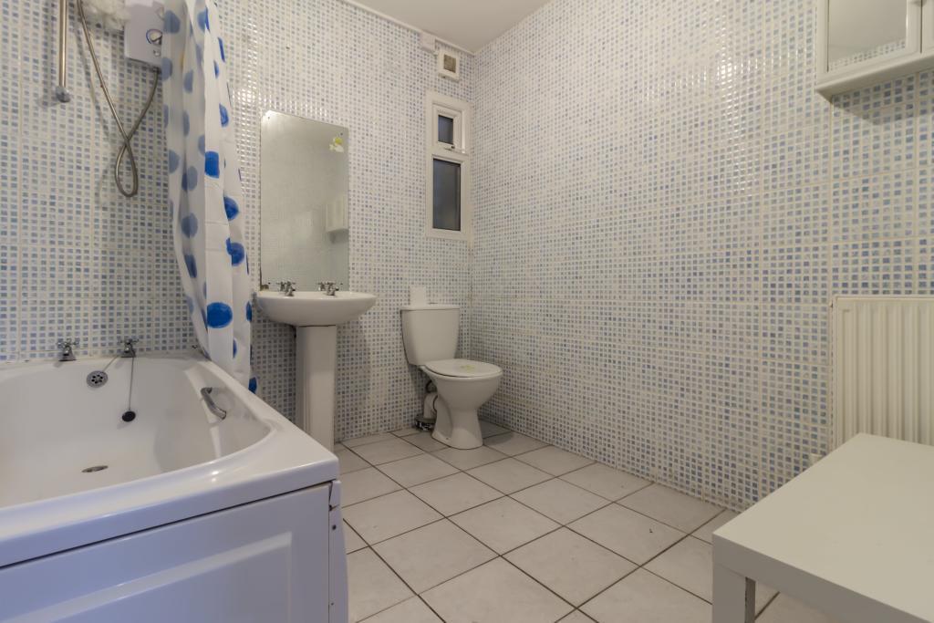 Room Laura Street in Pontypridd