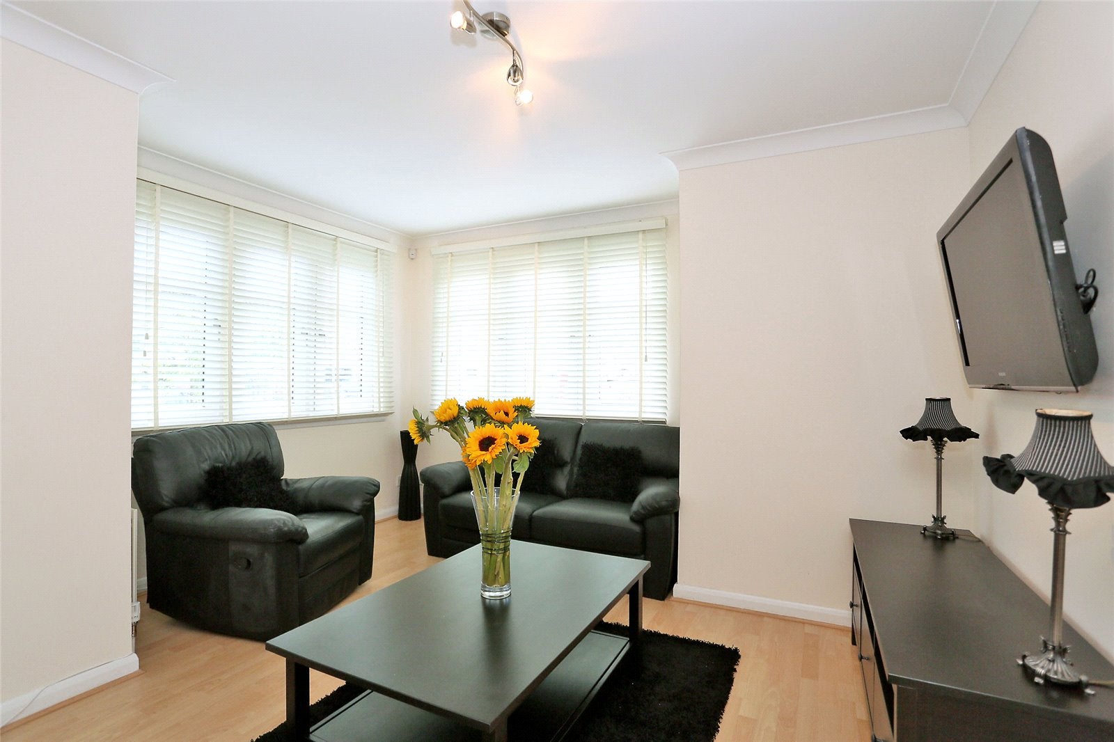 Flat Grandholm Crescent in Aberdeen City