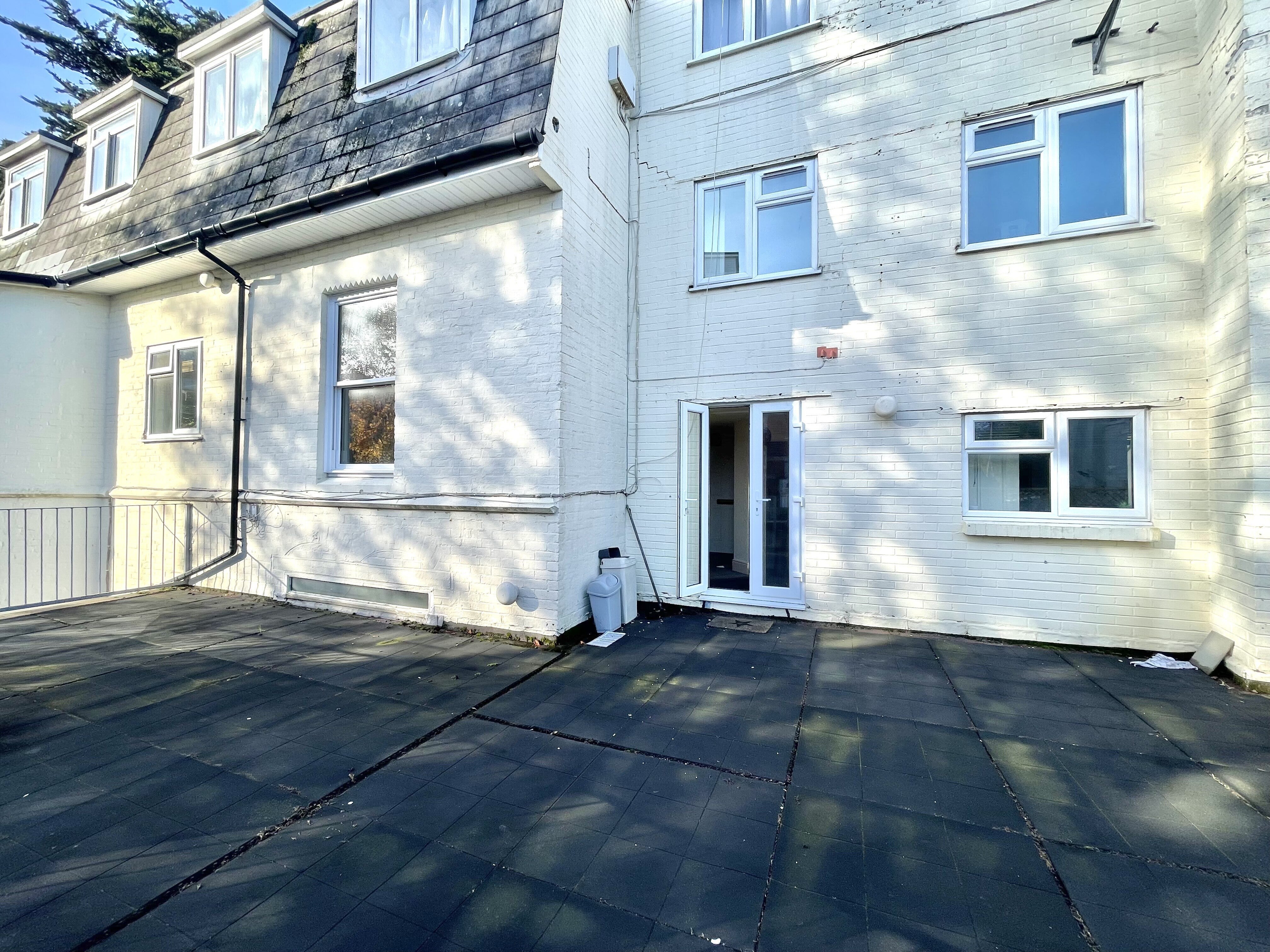 Flat Boscombe Spa Road in Bournemouth