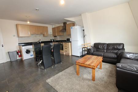 Room Powers Court in Royal Leamington Spa