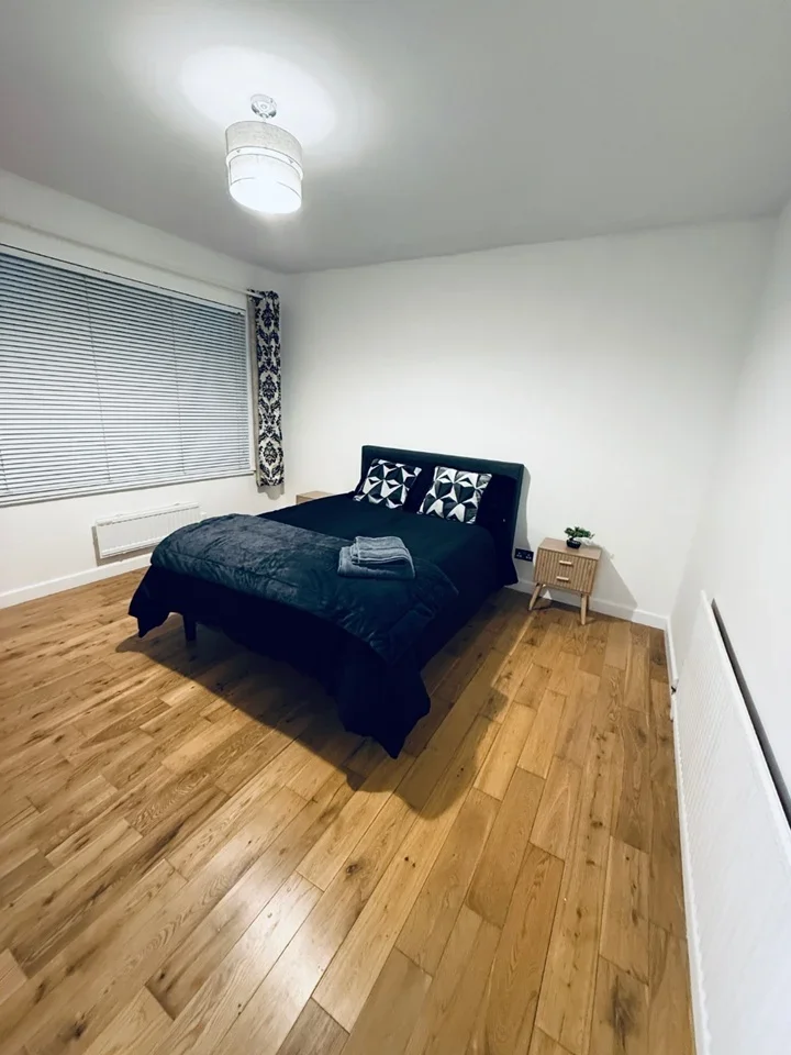 House Milton Avenue in Greater London