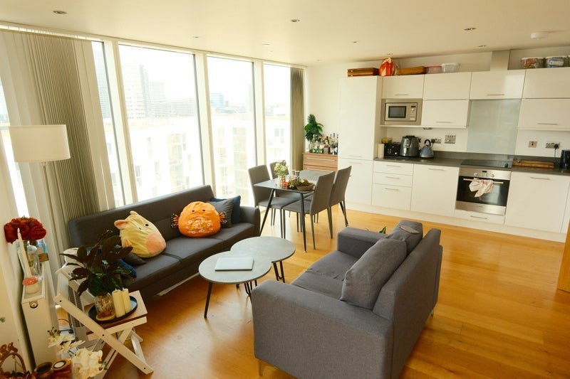 Room High Street in Greater London