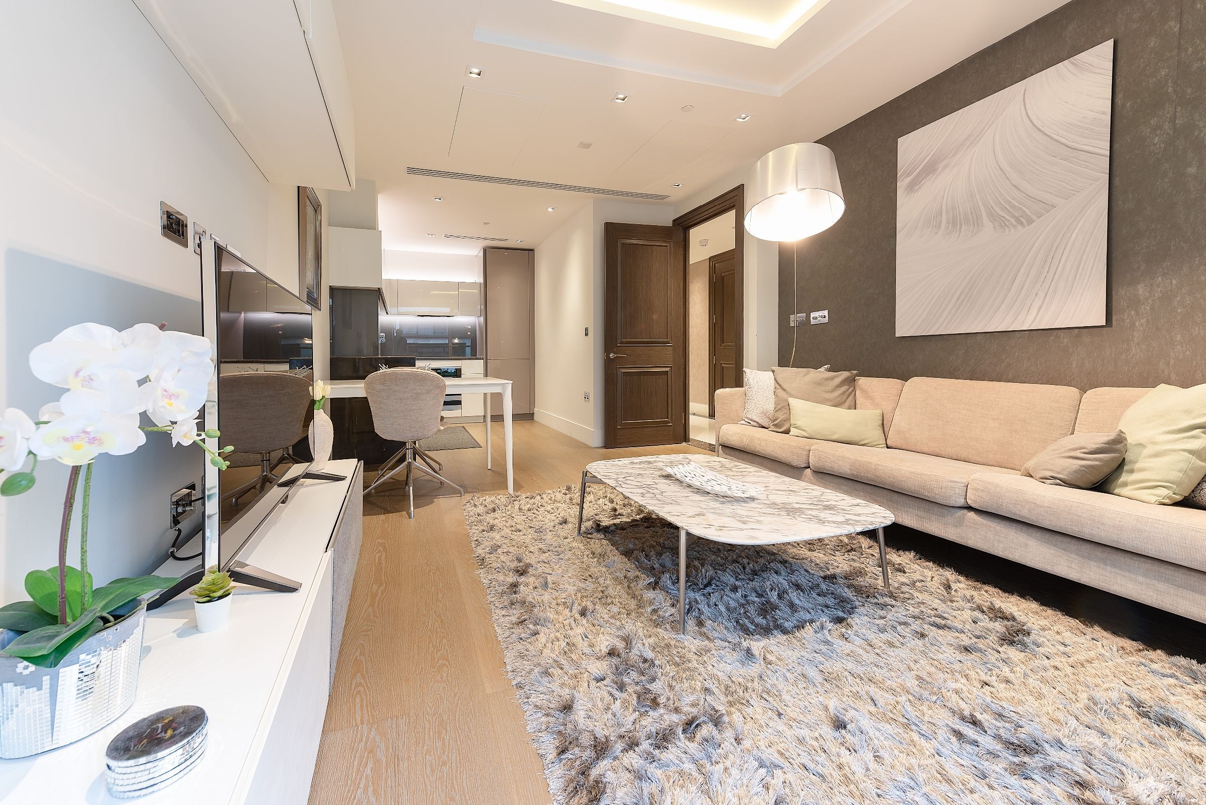 Flat Radnor Terrace in Greater London