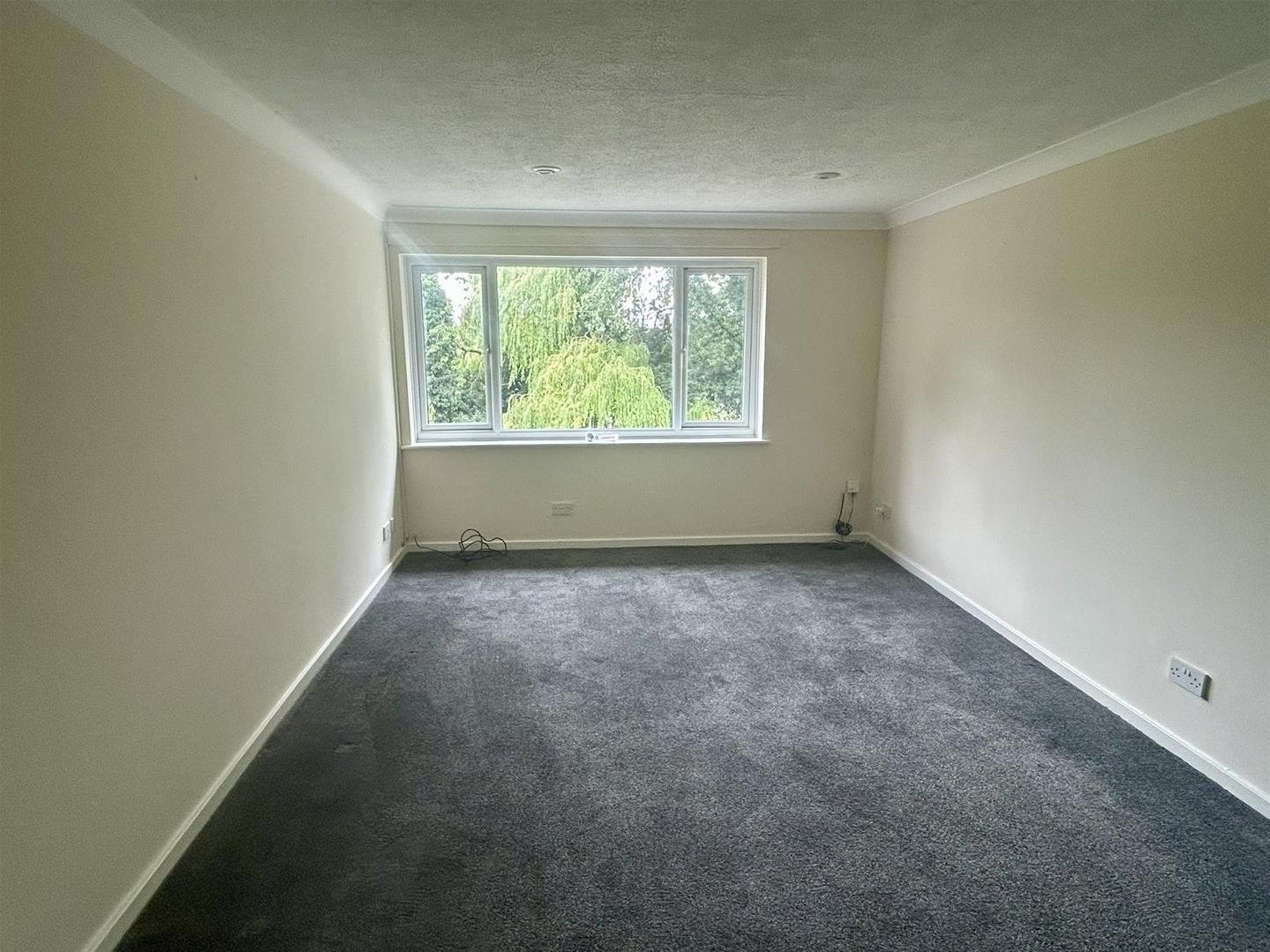 Flat Lawnsdale Close in Coleshill