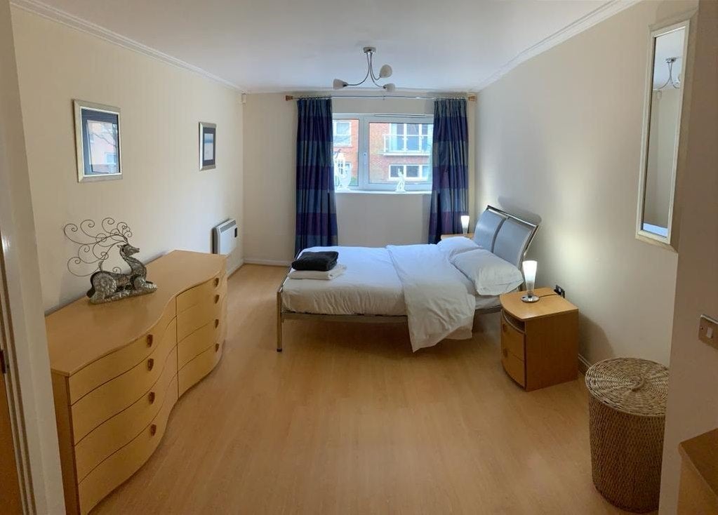 Flat Chandlery Way in Cardiff