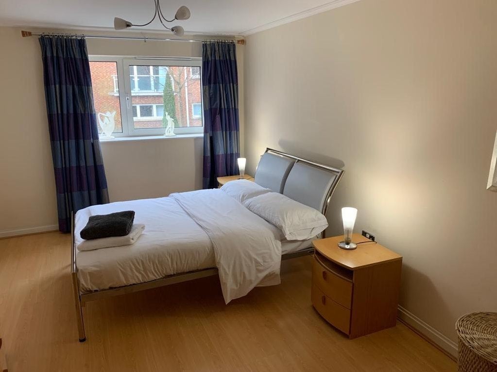 Flat Chandlery Way in Cardiff
