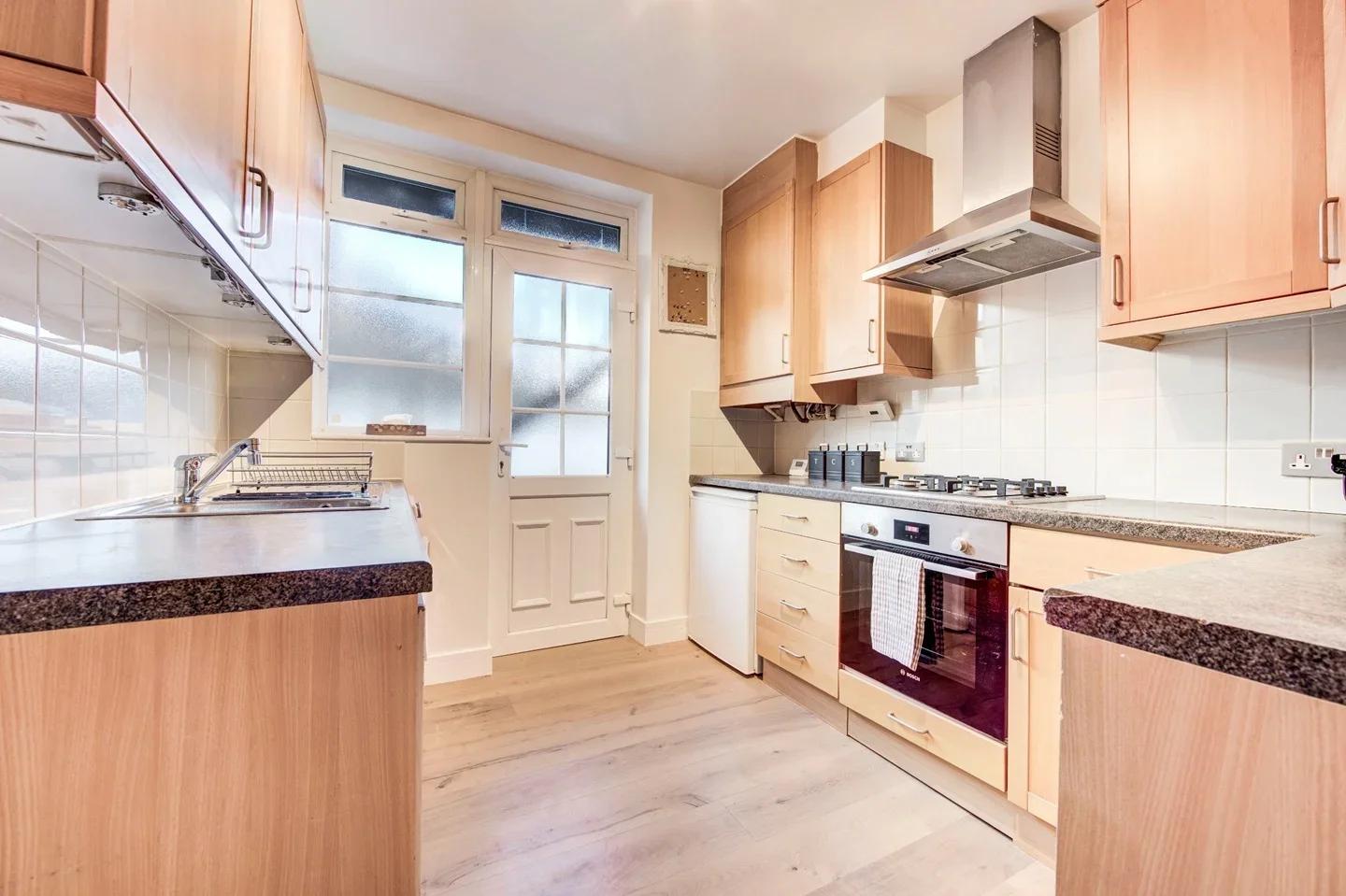 Flat Pitshanger Lane in Greater London