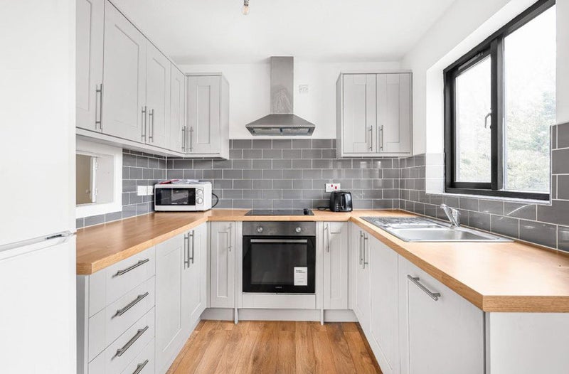 Room Allendale Close in Greater London