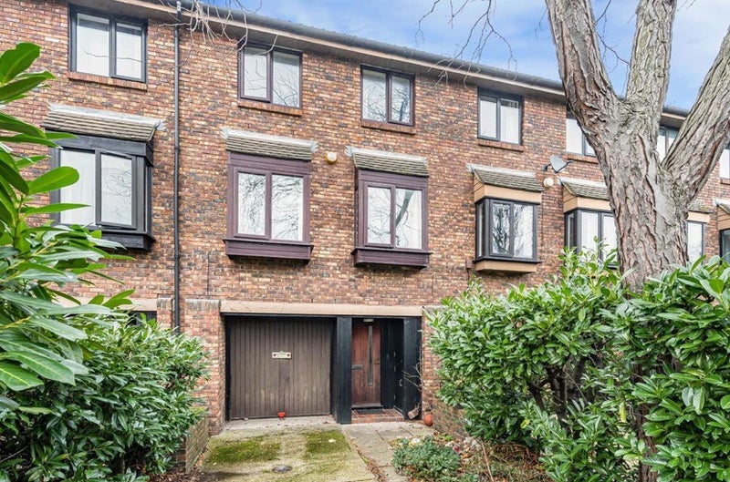 Room Allendale Close in Greater London