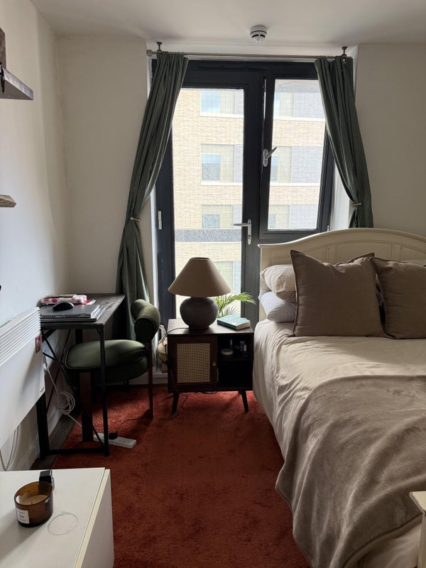 Room Hallsville Road in Greater London