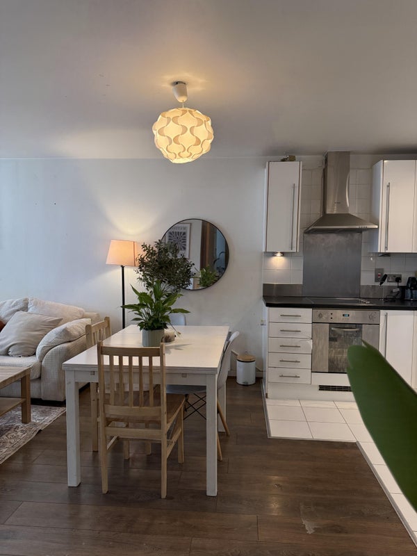 Room Hallsville Road in Greater London