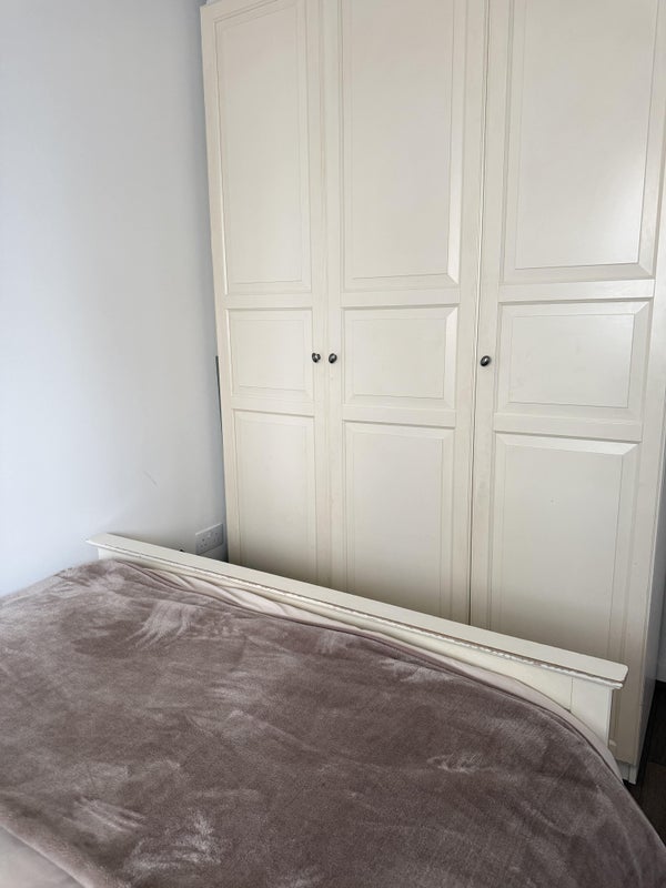 Room Hallsville Road in Greater London